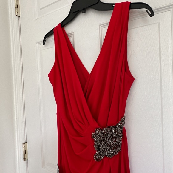 NWT Calvin Klein Red Sleeveless Twist Front Wrap Dress, Size 6 - Picture 12 of 14